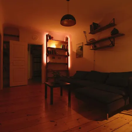 River Sunset Lounge Apartment